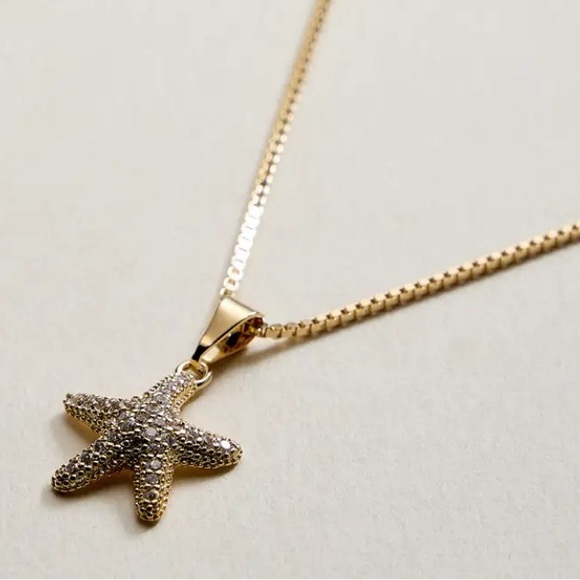 Gold Starfish Pendant Necklace - Picture 2 of 4